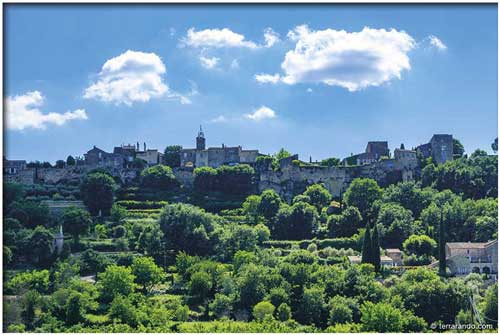 La randonnée pédestre de Ménerbes dans le Luberon en Vaucluse