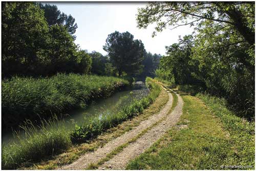 La randonnée de Pernes les Fontaines en Vaucluse