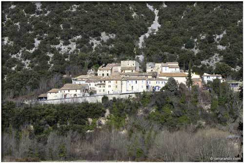 La randonnée de Saint Léger du Ventoux en Vaucluse