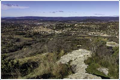 randonnée pédestre d'Apt et le rocher de Saignon dans le Luberon