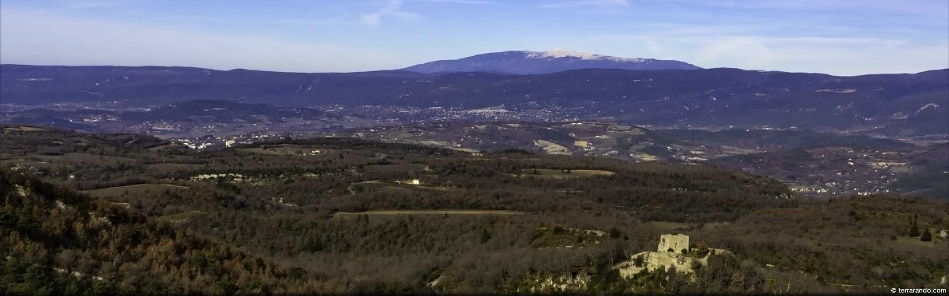 Randonnée pédestre dans le Vaucluse à Auribeau