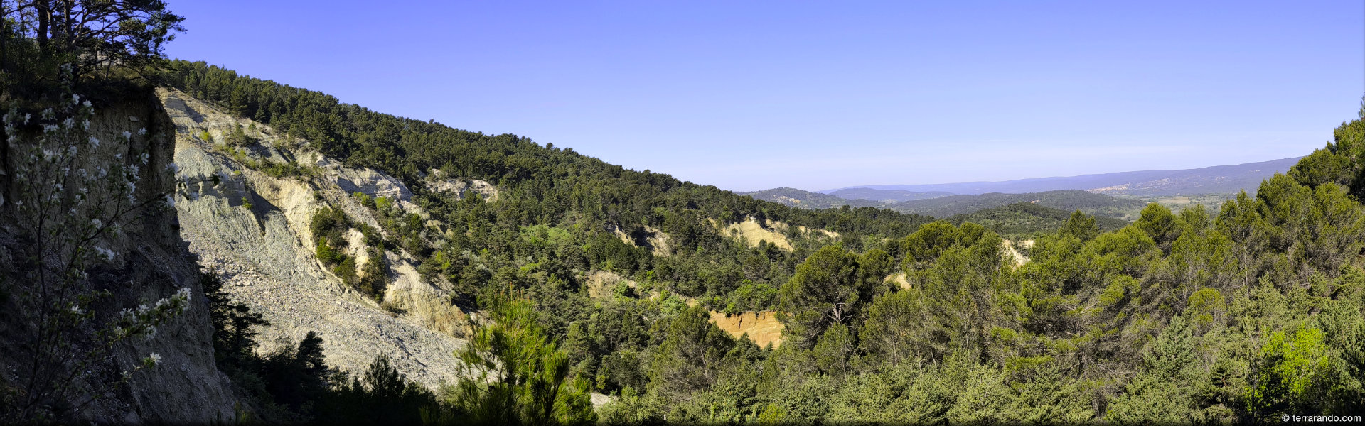 Randonnée du tour du Colorado Provençal à Rustrel dans les ocres des Monts de Vaucluse