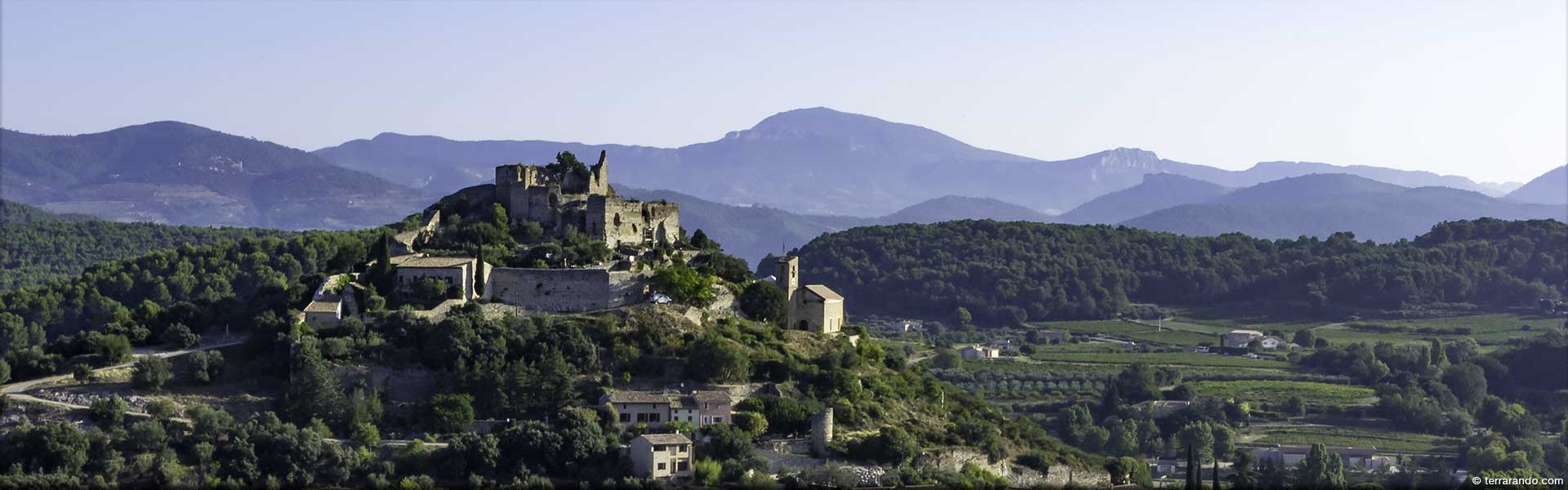 Randonnée pédestre dans le Vaucluse à Entrechaux