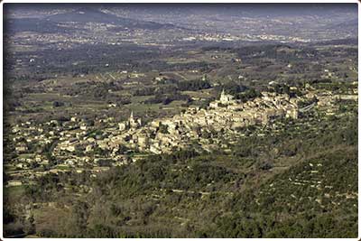 randonnée pédestre de la forêt des cèdres à Bonnieux dans le Luberon