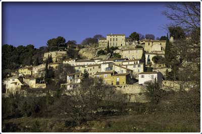 Randonnée pédestre de la Roque sur Pernes et le ravin du Fraischamp