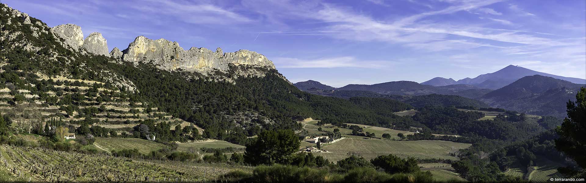 Randonnée pédestre à Lafare dans le Vaucluse dans les Dentelles de Montmirail