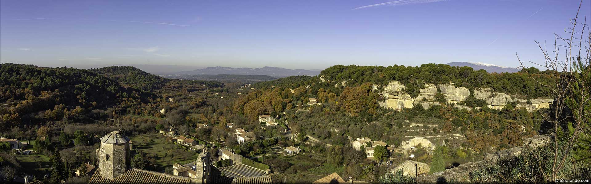 Randonnée pédestre du Beaucet dans le Vaucluse