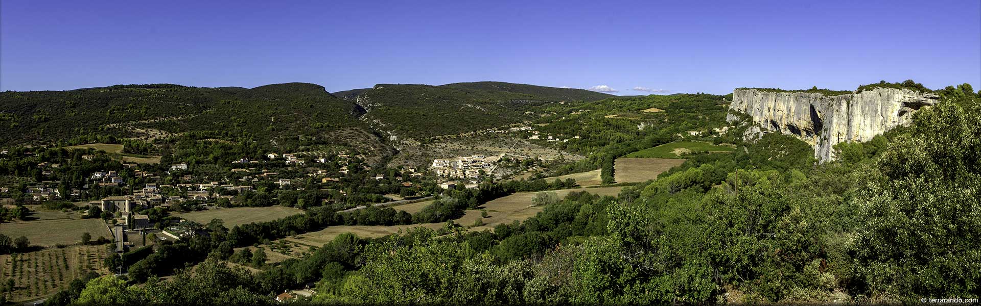Randonnée de Lioux dans le Vaucluse et la combe de la Font Jouvale