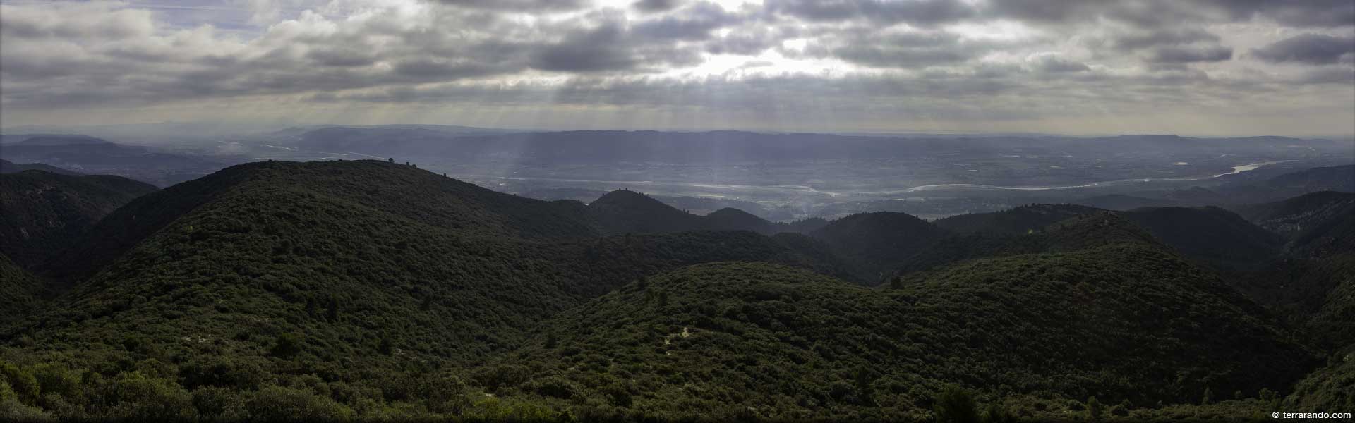 Randonnée pédestre dans le Vaucluse à Puget sur Durance