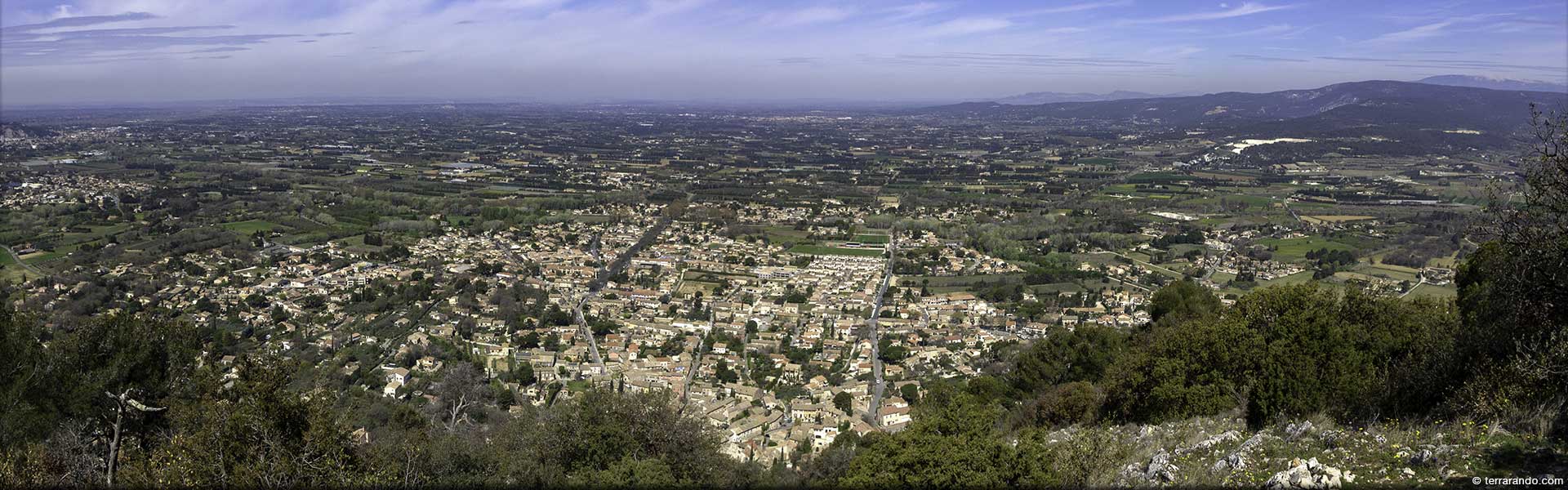 Randonnée de Robion dans le Luberon en Vaucluse dans le vallon du Colombier