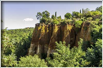 Randonnée pédestre de Roussillon, terre d'ocres