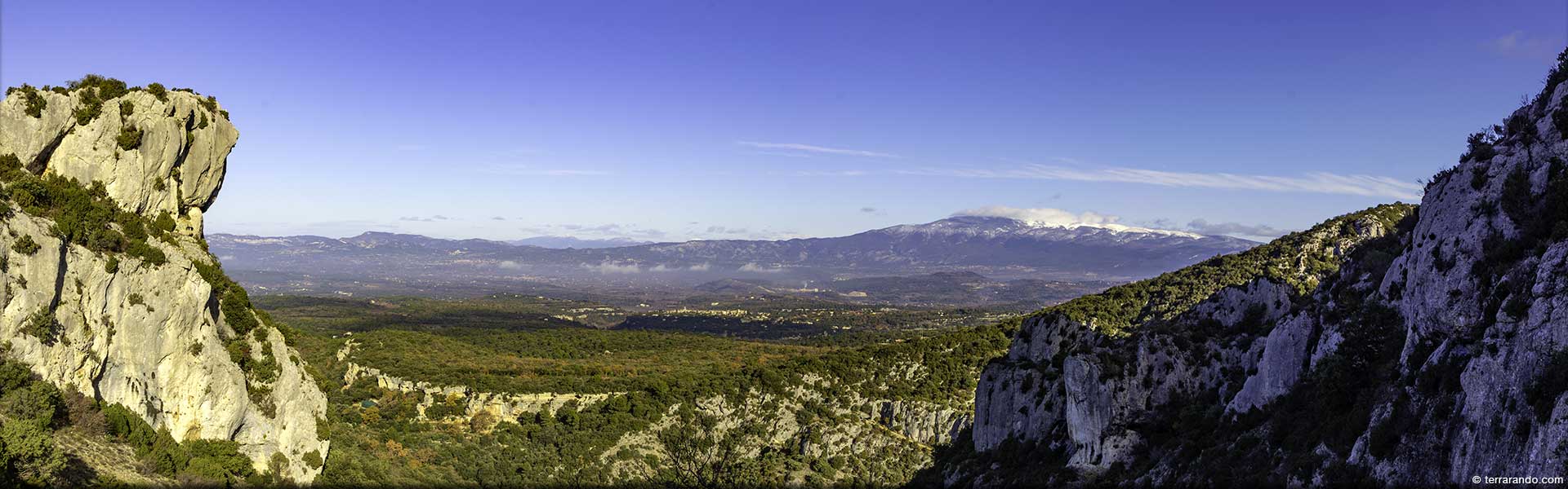 Randonnée pédestre à Saumane de Vaucluse - Le rocher des 3 Luisants