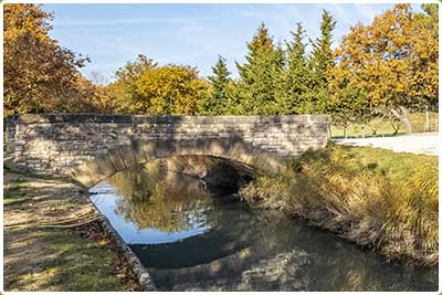 La randonnée de Velleron et le canal de Carpentras dans les Monts de Vaucluse